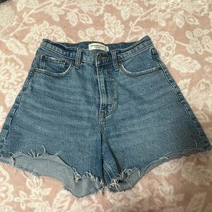 Abercrombie Dad Short High Rise